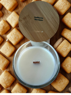 BIO Duftkerze Marzipan 75g mit knisterndem Holzdocht und Bambusdeckel - 15 Stunden Brenndauer